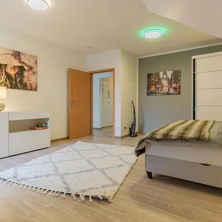 Apartment Altstadtapartment, 80 Qm,2 Schlafzimmer,parkplatz,netflix Cottbus