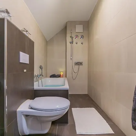 Altstadtapartment, 80 Qm,2 Schlafzimmer,parkplatz,netflix 아파트