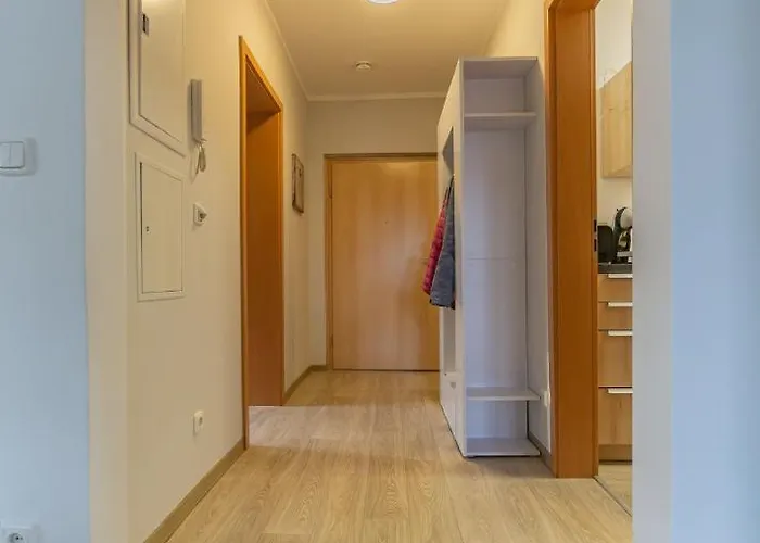 Altstadtapartment, 80 Qm,2 Schlafzimmer,parkplatz,netflix * Cottbus