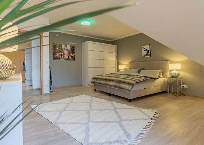 Altstadtapartment, 80 Qm,2 Schlafzimmer,parkplatz,netflix Daire Cottbus